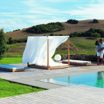 Loungebett mit Baldachin in Teakholz